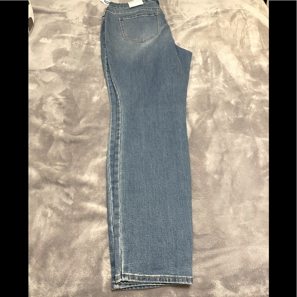 Jeans - Picture 3 of 4